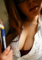 Девушка с красивой грудью и очень волосатой пиздой 3 фото