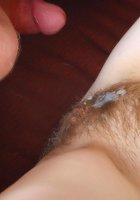 Парень нашел для себя деревенскую шлюшку и натянул ее волосатую кисю на себя 12 фото