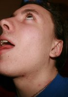 Эмо девушка сладко сосет член у себя дома 18 фото