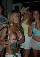 Зачетные дойки запечатлены на пляжах Италии 15 фото