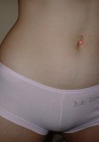 Загорелые чувихи решили пошалить перед фотографом 4 фото